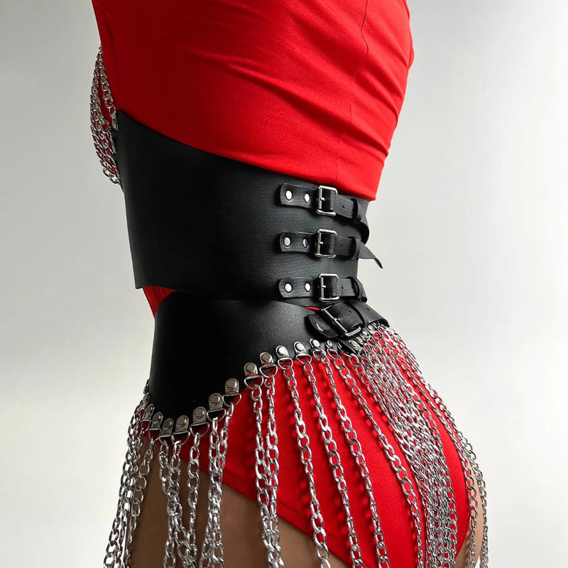 Harness z łańcuszkami