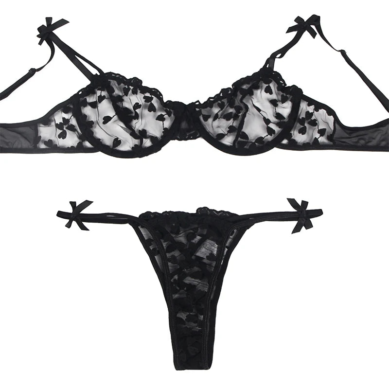 Haftowany prześwitujący komplet