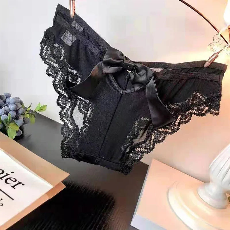 Siateczkowe majtki z kokardą