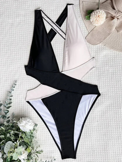 Monokini wykonane z szerokich pasów