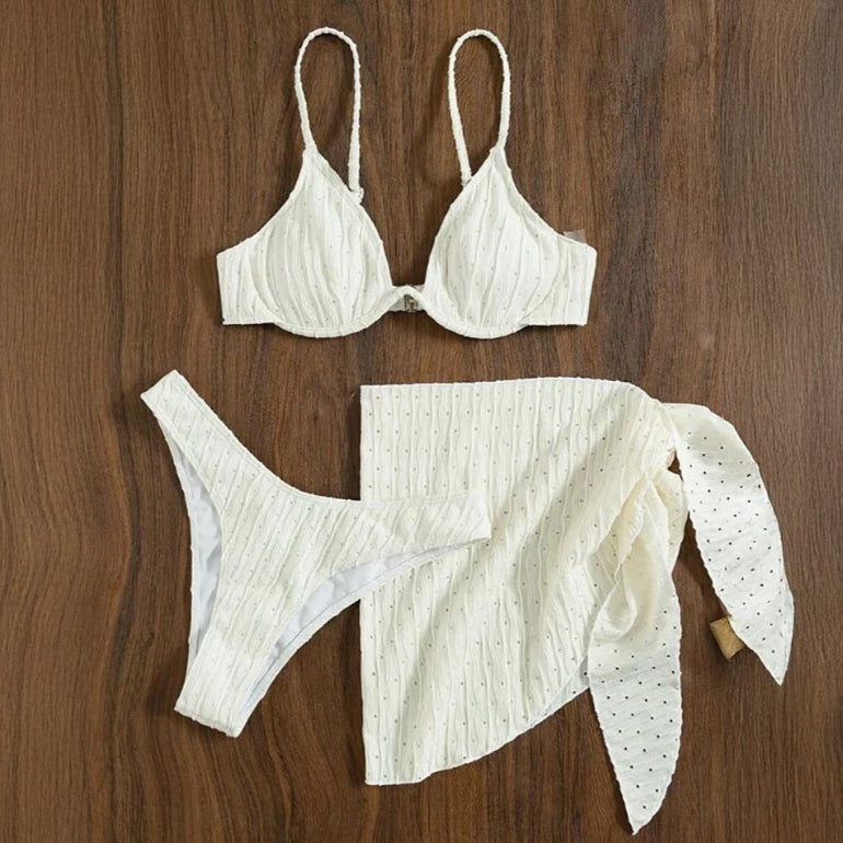 Bikini z sarongiem