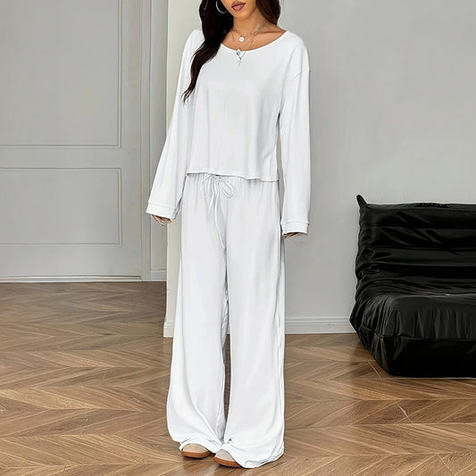 Oversize'owy komplet z szerokimi spodniami