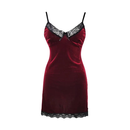 Koszula z koronkowym wykończeniem