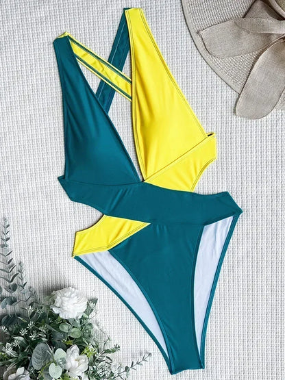 Monokini wykonane z szerokich pasów
