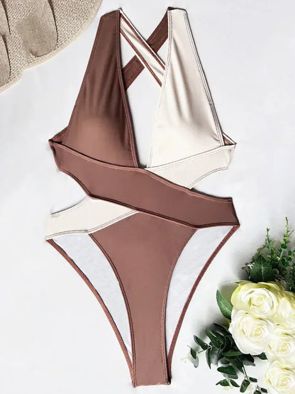 Monokini wykonane z szerokich pasów