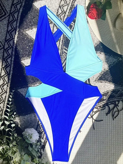 Monokini wykonane z szerokich pasów